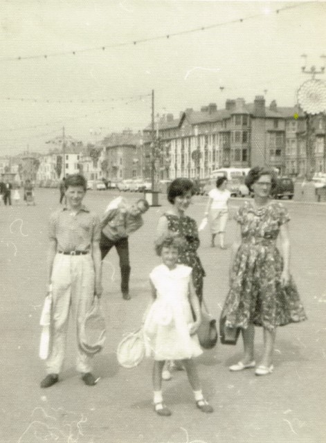 Aunt Elsie and Family 001
