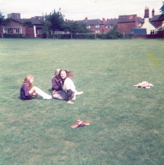 Barb And Twins In Brittania Park 01
