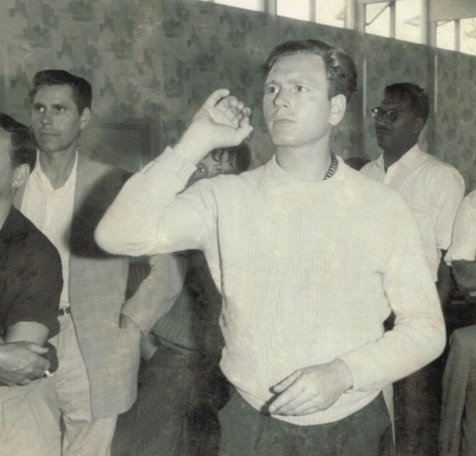 Dad Playing Darts Bognor Regis 02
