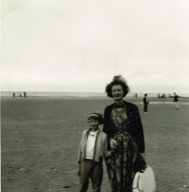 Denise Bedford and Aunty Elsie 02
