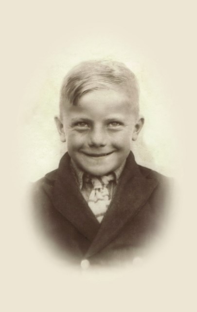 Jacky Neale 5B aunt Kaths Brother5D 03
