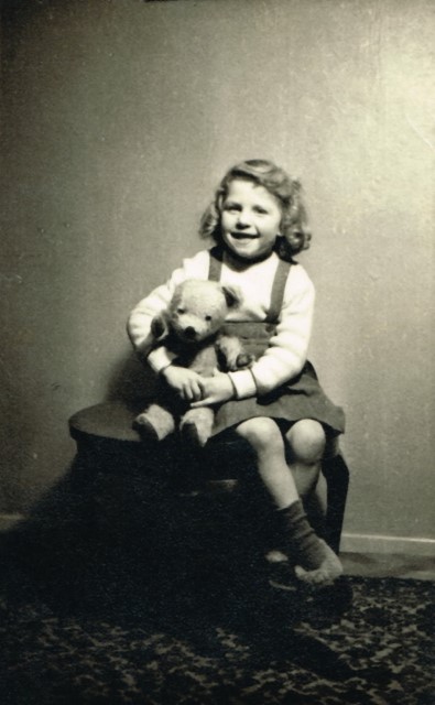 Jacqueline Neil 01
