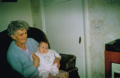 Aunty Vi 121
