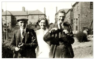 Grandad Nan and Uncle Les - Mackmillan Rd Rowley Village
