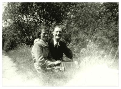 Les and Vi 1
