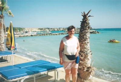 21 Pat Walker On Holiday With Mom
