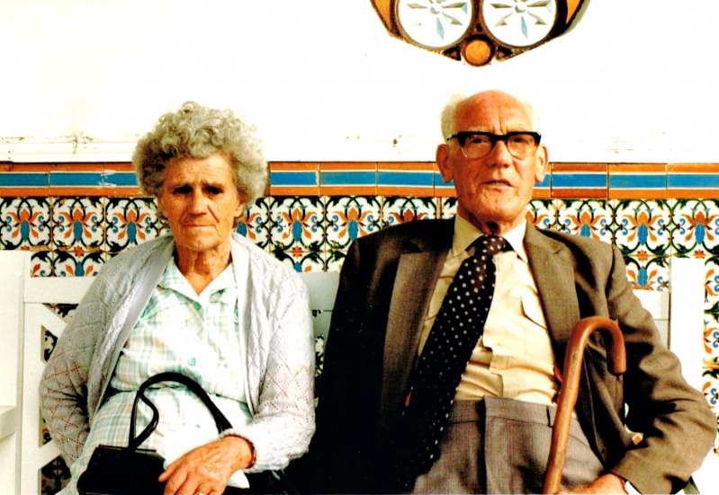 Thomas Leslie and Violet Adams 2122
