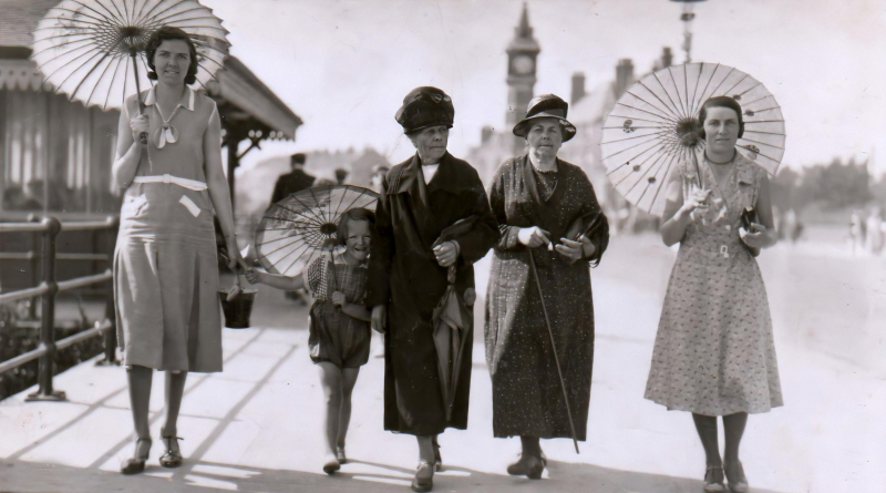 Doris Ethel Roddis - Audrey Phyllis Wilkins - Phyllis Mary Wilkins
