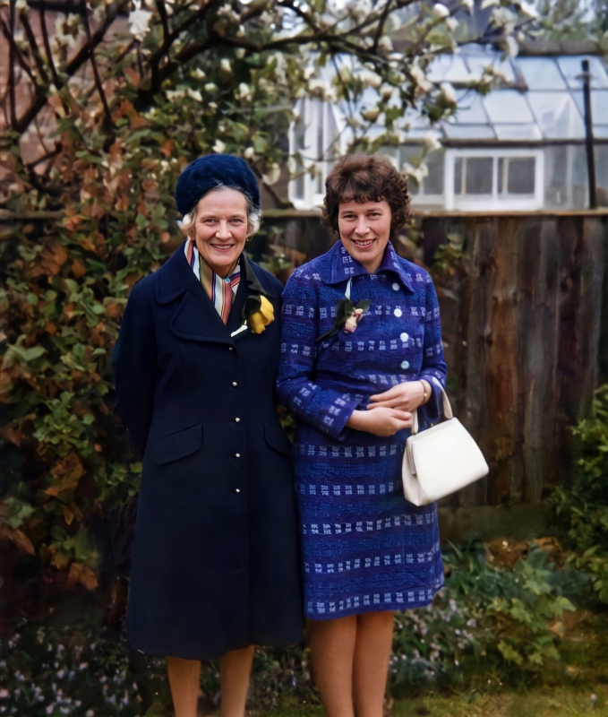 Doris Ethel Roddis - Jean Elizabeth Robinson
