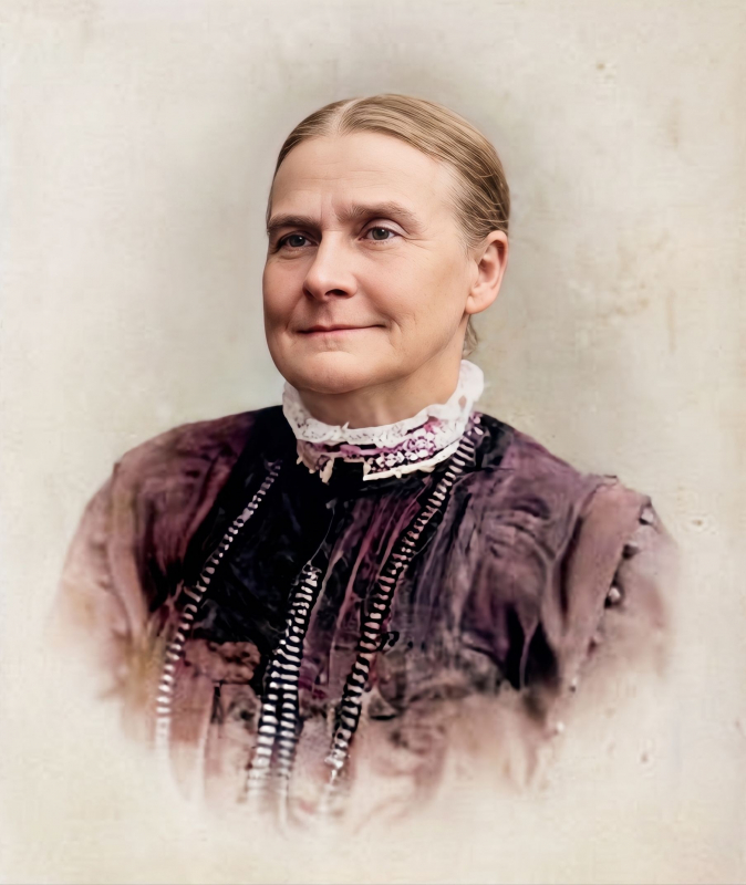 Hannah Willetts - Portrait
