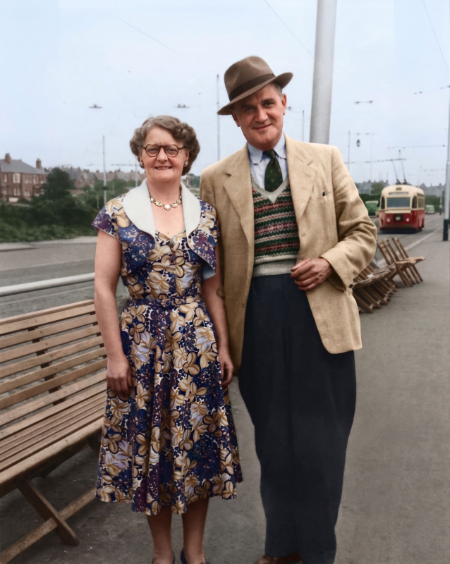 Jack and Elsie Hyde at Margate 1
