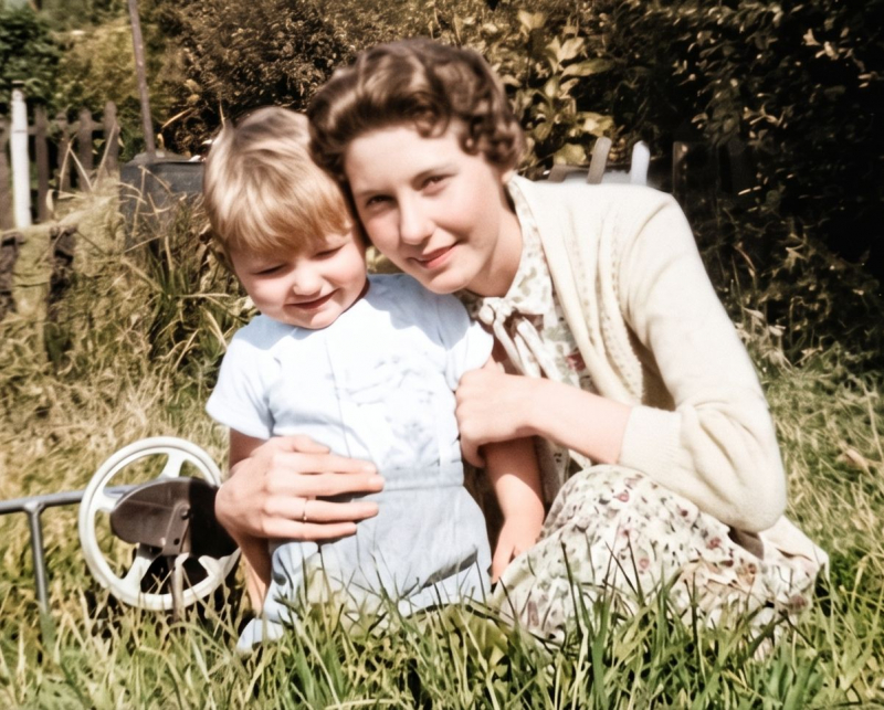 Janet Weaver and Steve Harbutt - Rear of 55 Macmillan Road - Rowley Village 1a
