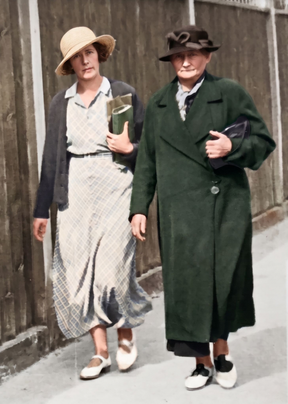 Lily Parkes and Grandma Neale - 10
