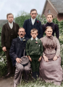 Cashmore_family_-_Back_row_-_Isaac_Edward_-_Frank_Percy_and_Laura_Jane_Cashmore_-_Front_row_-_Isaac_Cashmore_-_Lewis_Thompson_and_-Hannah_Cashmore.jpg